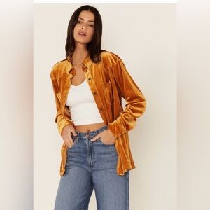 Wrangler Women's Velvet old gold button top - Golden Yellow